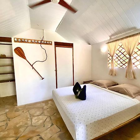 Poe Guesthouse Rangiroa Bagian luar foto