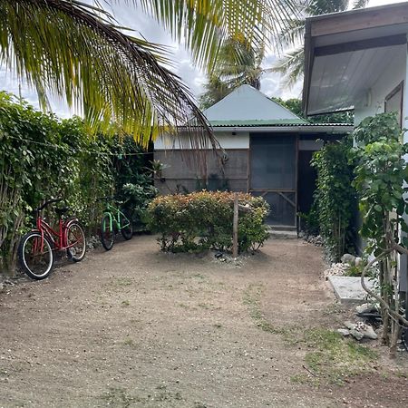 Poe Guesthouse Rangiroa Bagian luar foto