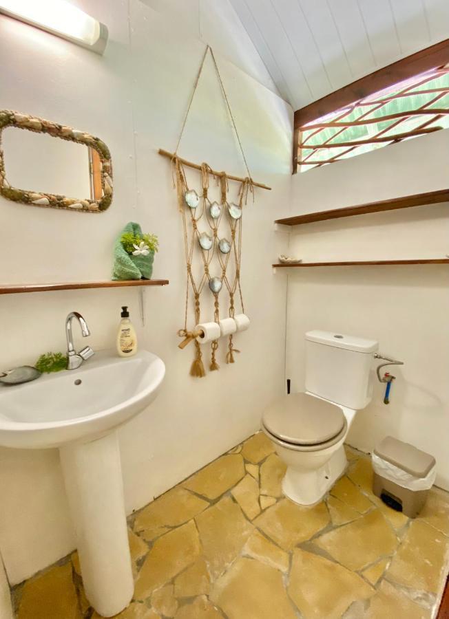 Poe Guesthouse Rangiroa Bagian luar foto