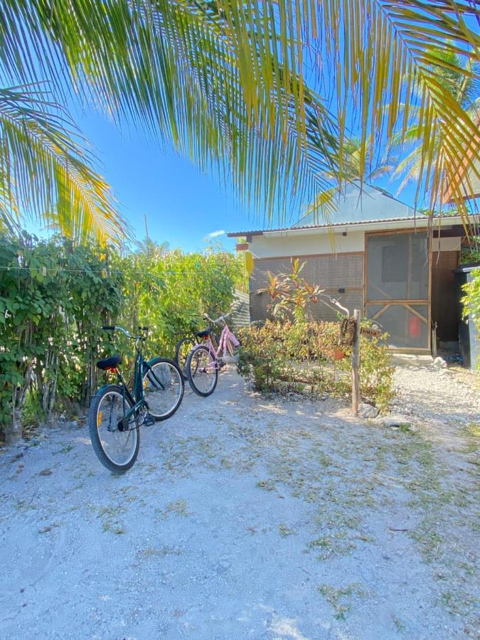 Poe Guesthouse Rangiroa Bagian luar foto
