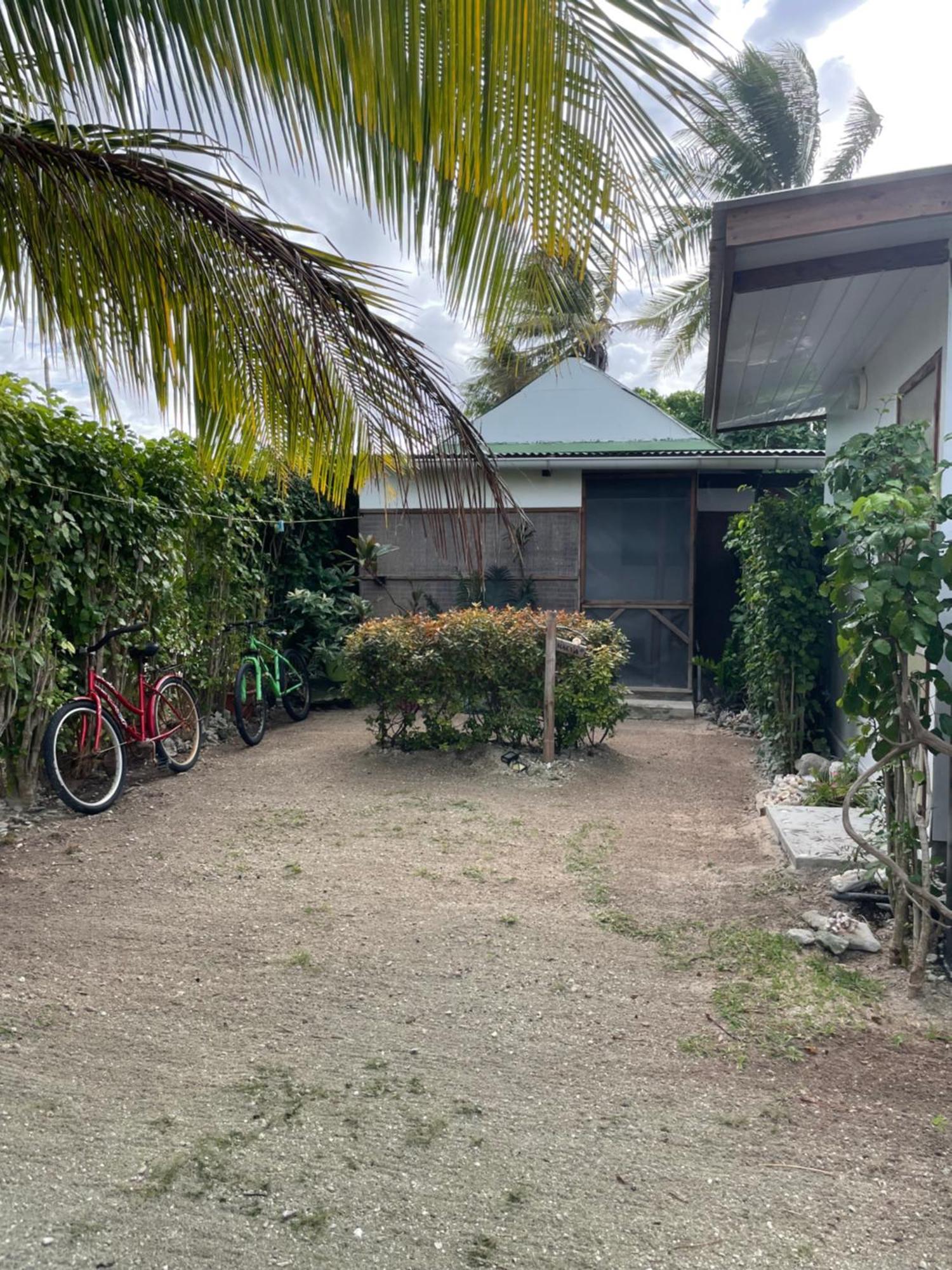 Poe Guesthouse Rangiroa Bagian luar foto